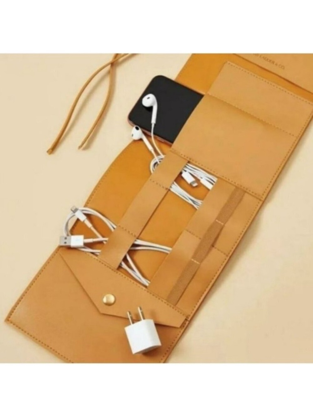 Glass Ladder & Co. Katherine Tech Roll Organizer honey brown